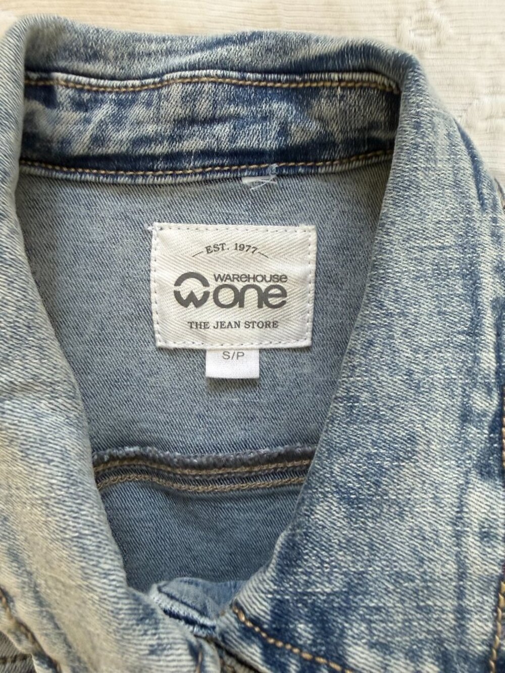 🌷 2/15 Warehouse One Light Wash Sleeveless Denim Vest Size S/P - Picture 2 of 4